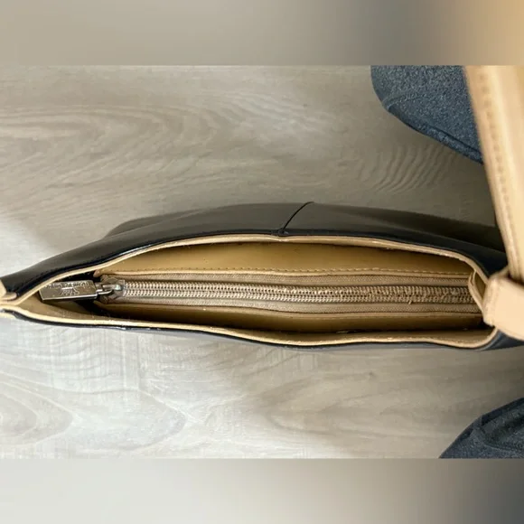 Daniela Moda Black and Beige Leather Handbag - Picture 6 of 8